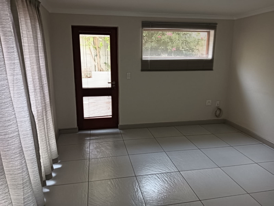 4 Bedroom Property for Sale in Fairway Heights Western Cape